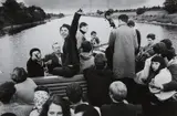 Will McBride, Riverboat Shuffle ("Jazz auf dem Fluss"), 1959, Gelatin silver print, printed later
