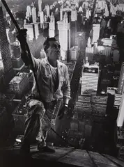 Horst Schäfer, Gebäudereiniger Chrysler Gebäude, New York, 1962, Gelatin silver print, printed later