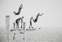 Laurent Roch, Le plongeoir, French Riviera, 2011, Archival inkjet print