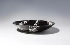 Roman Scheidl, Plate, 2020, ceramics with light shard, black and glazed white