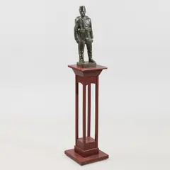 Lauri Leppänen, Jaeger, patinated bronze