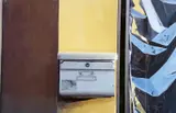 Daniel Behrendt, "Postkasten" (Tag der deutschen Einheit), 2007, Öl auf Leinwand