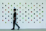 Miriam Jonas, "Polka Popes", 2010/11, Plastilin (Knete), Fischkonserven, Plexiglas und Haken in extra gefertigter Transportkiste,
