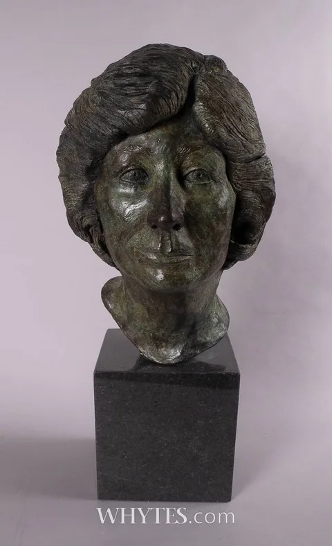 Ruth Romney, HEAD OF A WOMAN, 2000, bronze on polished Kilkenny marble base