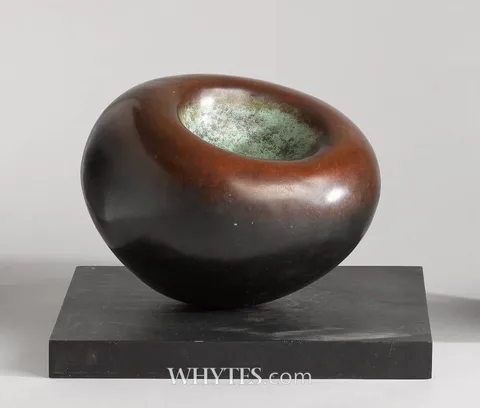 Sonja Landweer, UNTITLED, bronze on painted wooden base