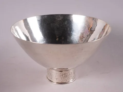 Pádraig Ó Mathúna, IRISH SILVER BOWL, 1973, beaten silver