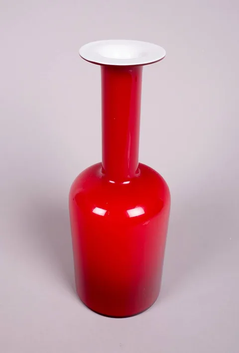 Otto Brauer, HOLMEGAARD GULVVASE RED OVER WHITE, c.1970, casement glass vase