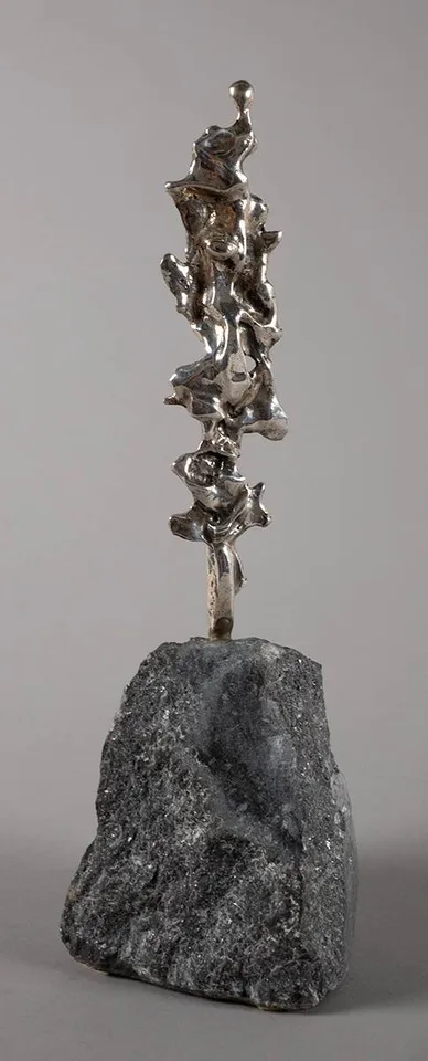 Pádraig Ó Mathúna 1925-2019, THE RISEN PEOPLE 1916-2016, silver on a stone base