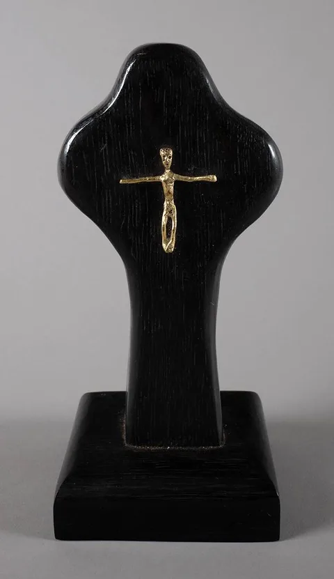 Pádraig Ó Mathúna 1925-2019, IRISH GOLD CRUCIFIX 1975, 18 carat gold on bog oak