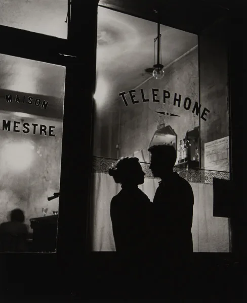 MÉNILMONTAUT (DEVANT CHEZ MESTRE) by Willy Ronis, bromoil gelatin silver print, sold Sep 2015