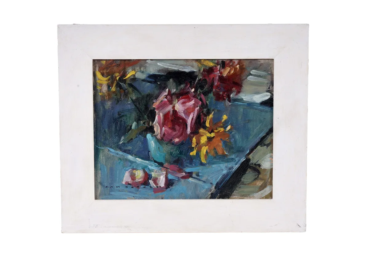 Tom Oldham, Roses and Daisies in a Blue Vase, oil on board