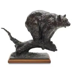 Kenneth Bunn, Vantage Point (Black Bear), bronze with brown patina