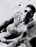 Andrew Kennedy, Man with Sunglasses + Sunblock, Shore Leave,, Signé, titré, daté et édité '1/25' au crayon au verso