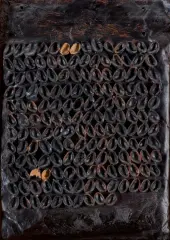 Andrzej Szewczyk, PISTACJOWY EROTYK, 1992, łupiny pistacji, enkaustyka, użyta koperta, płyta