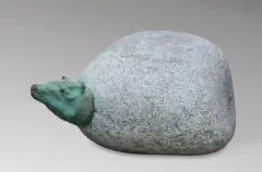 ZWIERZ by Bronisław Chromy, brąz, granit, offered Oct 2025