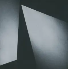 Józef Robakowski, Z CYKLU „KĄTY ENERGETYCZNE“, 1984-1988, prósz srebrną farbą, papier czarny