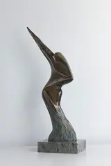 Stanisław Wysocki, BEZ TYTUŁU (W TAŃCU), 2018, brąz patynowany, kamień