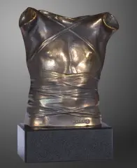 Igor Mitoraj, PANCERZ (CUIRASSE) II, 1986, brąz, kamień