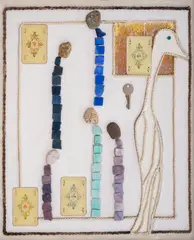 Lika Yanko, Requiem, 2001, темпера, мъниста, ключ, речни камъни, фолио, въже и карти за игра върху платно