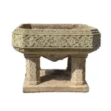 Jardinieră de grădină în stil Neo-Românesc, decorată cu ove, palmete și entrelacsuri by Emil Wilhelm Becker, piatră artificială, sold May 2026