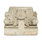 Emil Wilhelm Becker, Capitel corintic, decorat cu frunze de acant, piatră artificială