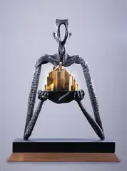 Daniel Rădulescu, The Silent Guardian, 2025, oțel și lingouri de alamă, adaos manual de oțel prin straturi