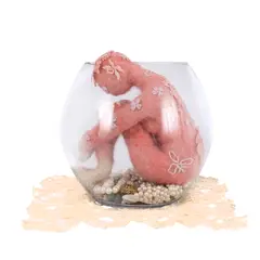 Bianca Serenciuc, Fish Bowl, 2025, instalație (bijuterii, scoici, bol, fetru, mileu)