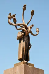 Costin Ioniță, Hidra (Proiect 1990), 2012, polistiren, oțel, fibră de sticlă, rășină