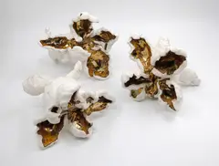 Madeleine Child, Pop Corn, glazed ceramic, three parts (2006)