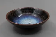 Len Castle, Small bowl, stoneware with jun and tenmoku glazes