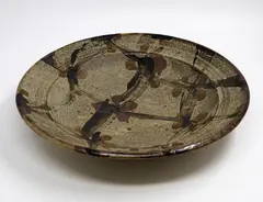 Mashiko Pottery, Large round platter, stoneware decorated with trellis and flower design