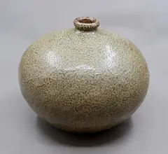 Barry Brickell, Large hand-built round pot, salt glazed stoneware, in olive-green and brown hues, ca. 1964