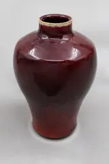 Campbell Hegan, Small meiping vase, stoneware with thick sang de boeuf copper red glaze, 1970's