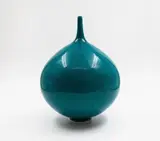 Peter Collis, Turquoise orb vase, porcelain with thinly crackled glaze, of globular form with spire neck