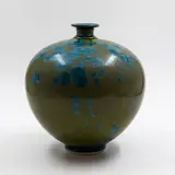 Ted Seccombe, Large spherical vase, with mustard-green glaze with random large blue crystal patterns in the glaze