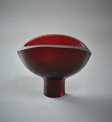 Ann Robinson, Splitting Pod, cast glass, 1/1