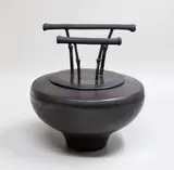 Anneke Borren, Black on black bamboo lid pot