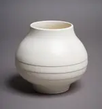 Ernest Shufflebotham for Crown Lynn, Handpotted vase, shape no. 34 with white cream glaze