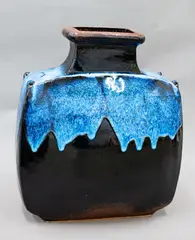 Len Castle, Impressive and oversized Blossom vase, stoneware slab vase with jun glaze over tenmoku