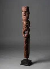 Carver Unknown, Tekoteko Figure, carved Totara wood and pāua shell