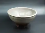 Mirek Smisek [attrib.], Large three-footed bowl, stoneware in ash grey with copper accents