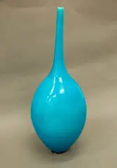 Large blue floor vase by Peter Collis, with ovoid body and tall spire neck, in a vibrant turquoise crackle glaze, offered Oct 2023
