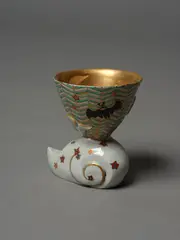 Kasumi Ueba, Untitled, glazed ceramic with gilded decoration