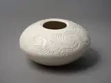 Manos Nathan, Dung-fired vase, earthenware with incised Kowhaiwhai designs