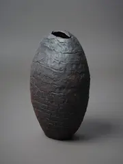 Patricia Perrin, Stoneware vase, in Volcanic glaze