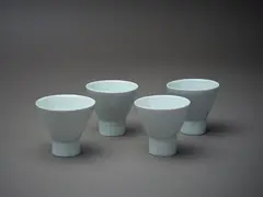Spin, A set of four Chinese porcelain tea cups