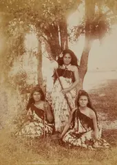 Arthur Iles, Untitled - Three Māori Wahine, albumen print