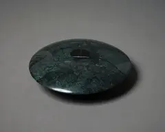 Lens 10 by John Edgar, serpentine (India) and marble (Spain), 2016, sold Sep 2022