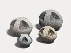 Chris Charteris, The Navigators, Paritu granite (2005)