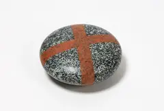 Saltire by John Edgar, granite (Coromandel) and red granite (Scotland), sold Jun 2020